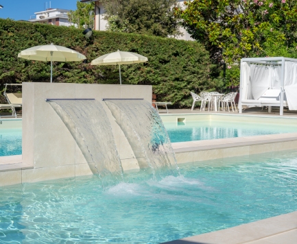 Piscina con idromassaggio